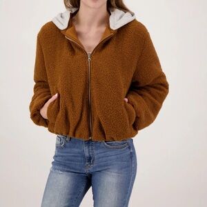 🤎🩶Adorable HYFVE teddy jacket w detachable hood. NWT🩶🤎
